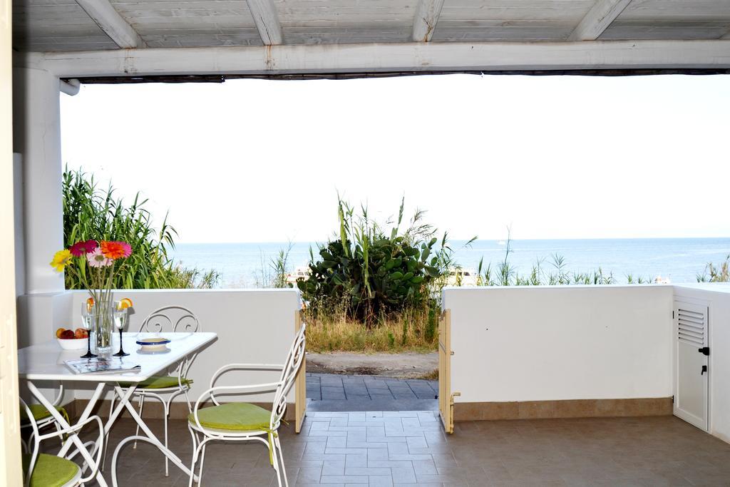 Villa Ginestra Sulla Spiaggia Di Stromboli Exterior foto